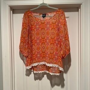 Womens Bobeau size large lace trimmed top. Peach/pink